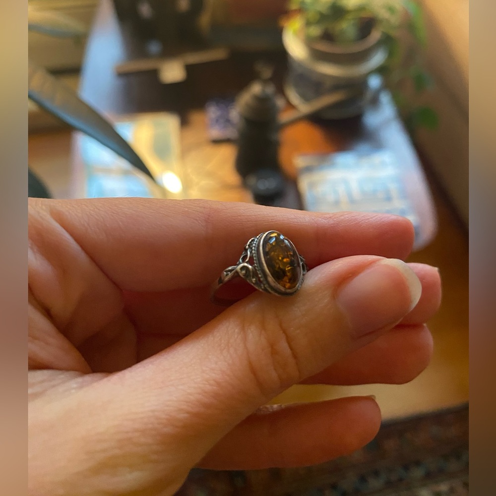 Cute vintage green amber ring